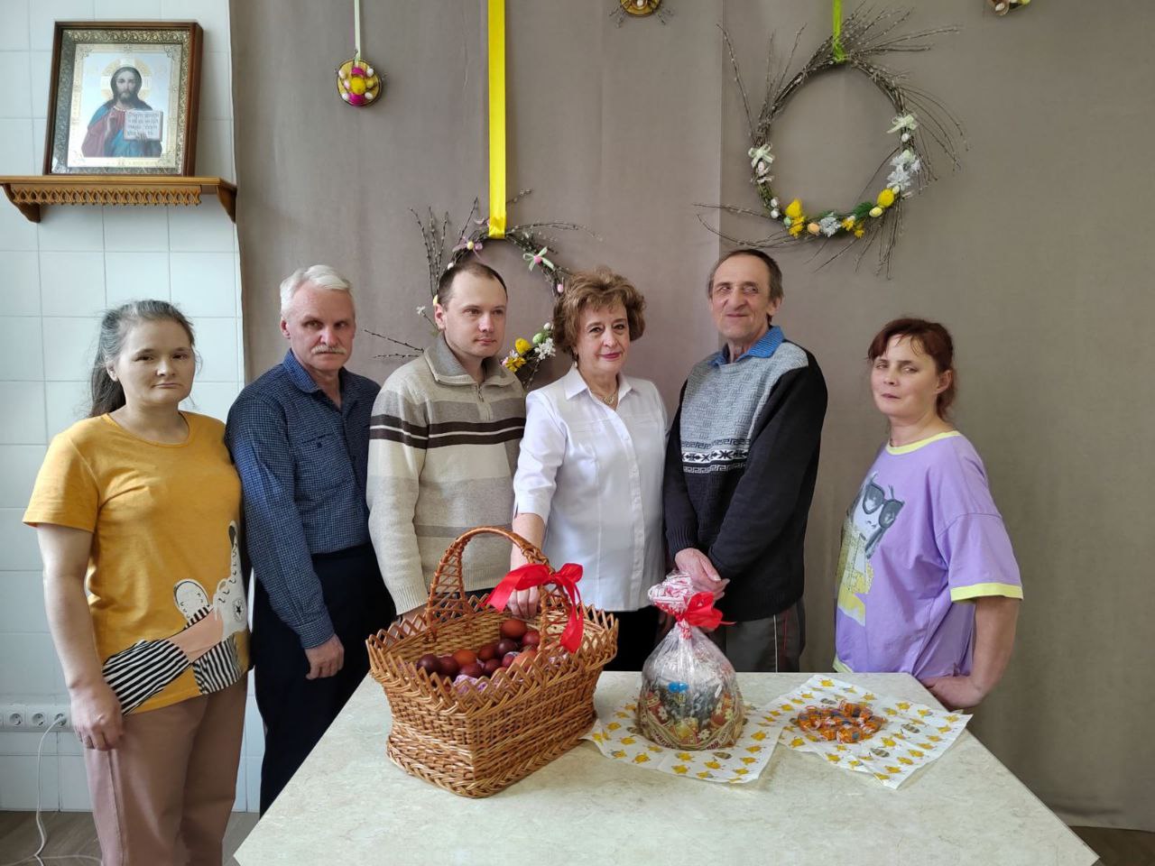 Праздничная встреча с представителями клуба «Ветеран» Праздничная встреча с представителями клуба «Ветеран»